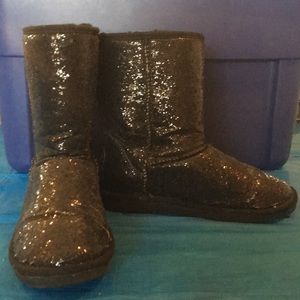 Bear paw black glitter boots